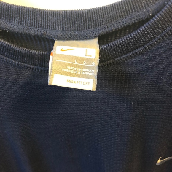 Nike Dri Fit Tee Shirt Like New - Picture 3 of 3